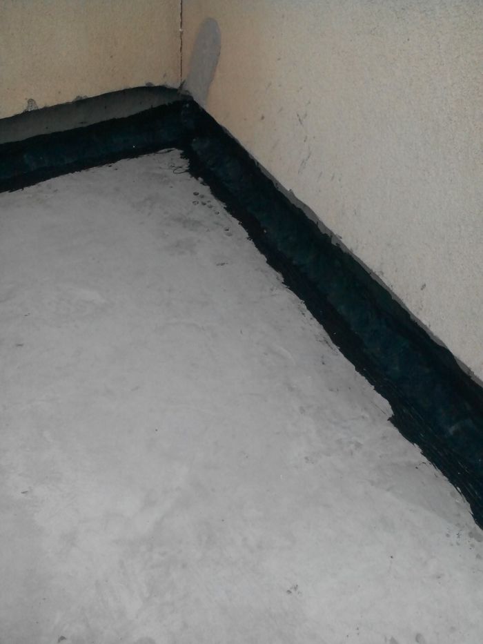 Пенебанд для гідроізоляції примикання тераси до несучої стіни будівлі