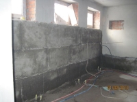 13.	Нанесение второго слоя материала Пенетрон. Перед нанесением второго слоя обязательно следует намочить обрабатываемую поверхность.